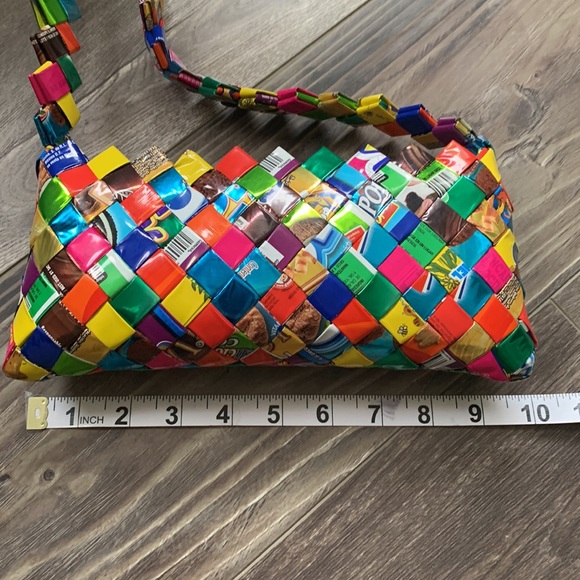 Handmade Wrapper Handbag - Picture 10 of 12
